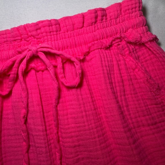 ZENANA Hot Pink Gauze Smocked Waist Drawstring Shorts Women's‎ Medium - Picture 4 of 9